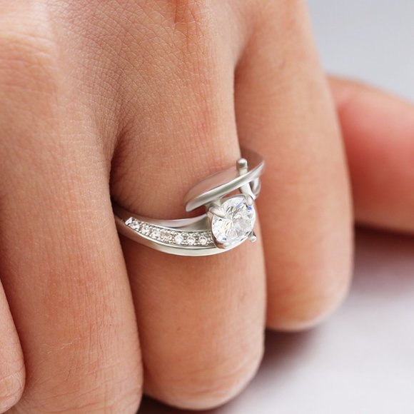 New Women's 925 Silver Diamond Beautiful Ring - Picture 2 of 6